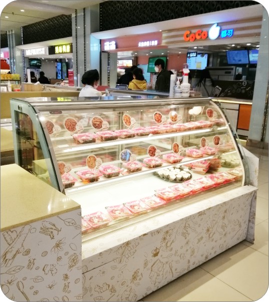 弧形可四层展示柜