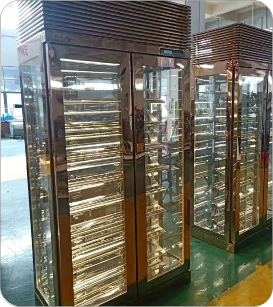 定制红酒柜（黑钛金）灯光白光或暧光